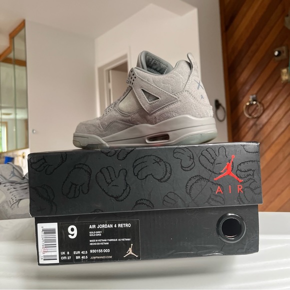Kaws Jordan 4 retro taille 9 de couleur grise disponible - Picture 10 of 12